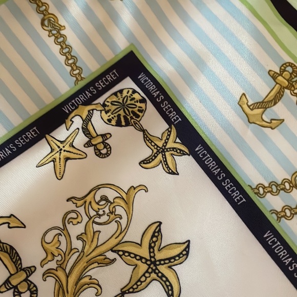 Victoria Secret Insulated Tote - Picture 4 of 4